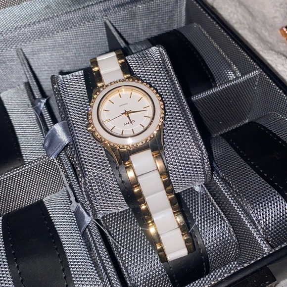 🪞 dkny gold and ceramic scalloped trim dkny watch